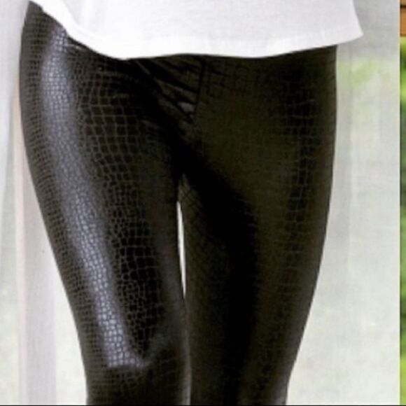 Textured  Croc  Leggings - Picture 7 of 11